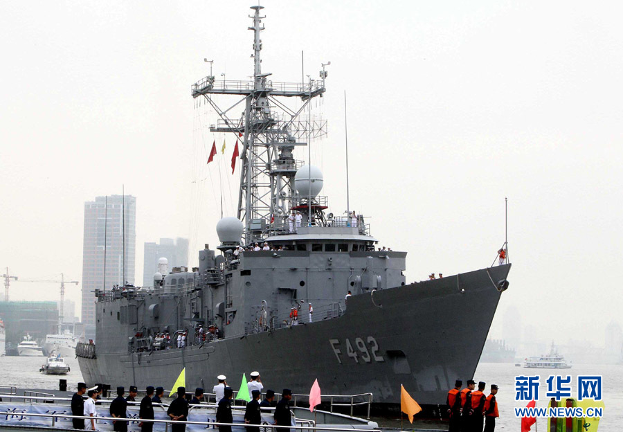 土耳其海军詹姆里克号导弹护卫舰访沪