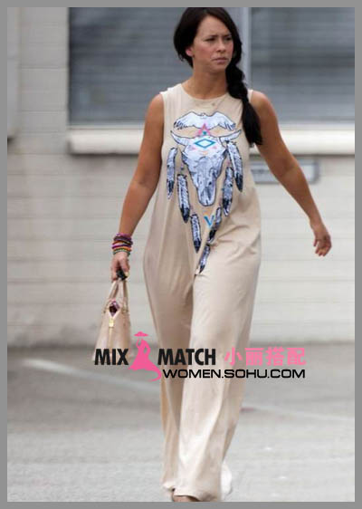 宽松款布裙越穿越肥 猪腿妹要慎选