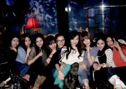 <em>姐妹</em>淘新势力+<em>杨幂</em>领衔<em>假脸姐妹团</em>(组图)