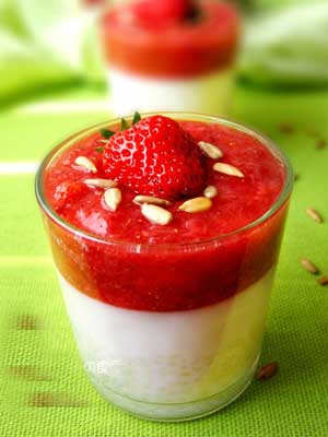 新鲜<em>草莓</em>5种花样新吃法_新华网上海频道_新闻