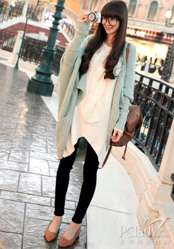 毛衣外套做利器 春日慵懒扮随意