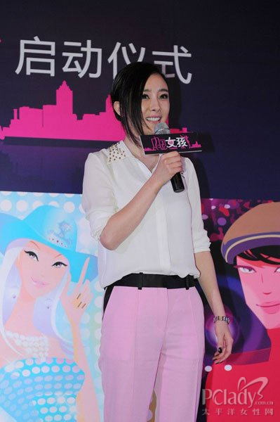 杨幂赵薇春季换装 透视衬衫朦胧露春光