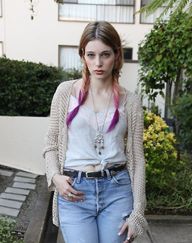 4款民族风<em>发型</em>街拍 <em>简单易学</em>今春必火_新华网