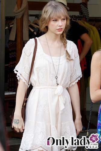 欧美女星初春发型街拍 跟偶像学时髦街头美搭