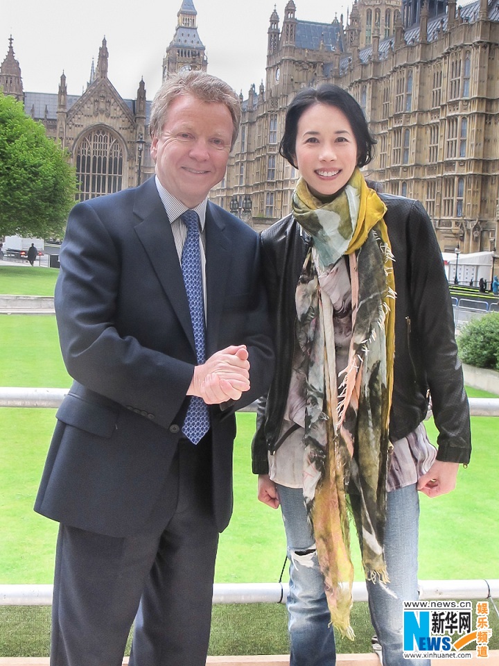 <em>莫</em>文蔚重游剑桥奥委会主席 献出2012奥运<em>处女</em>