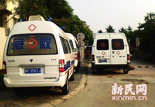 黑救护车号称活人死者都能拉