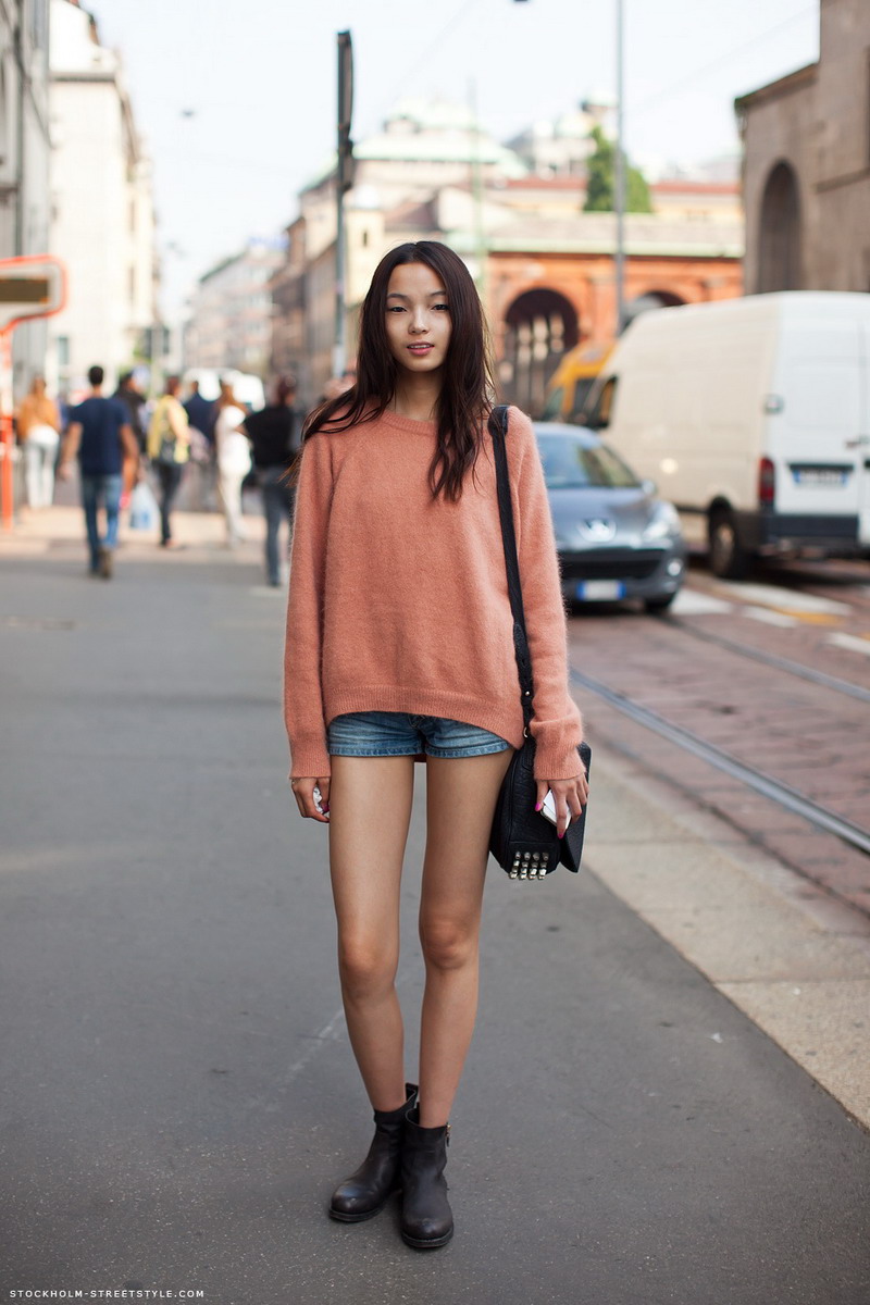 <em>长腿</em>超模秀身材 <em>夏季街拍</em>黑色最好搭(组图)_新