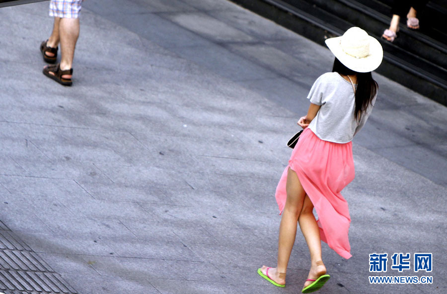 大暑节气秀时装_新华网上海频道_图片