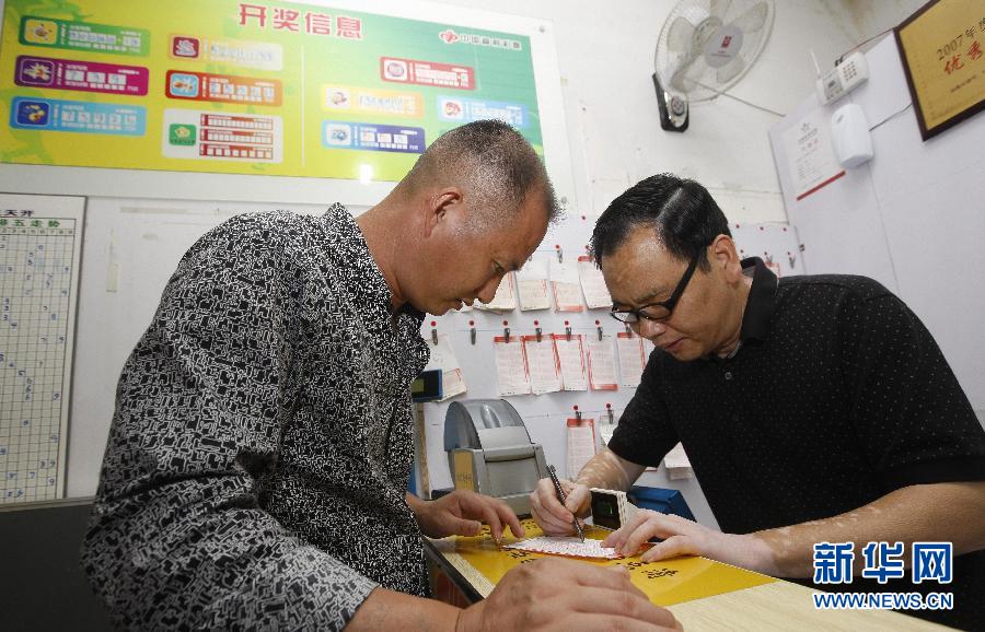 上海:彩票店主受托购彩 中奖千万票归原主
