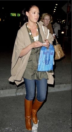 街拍微冷季节最好外套 毛衣开衫温暖一冬(图) 