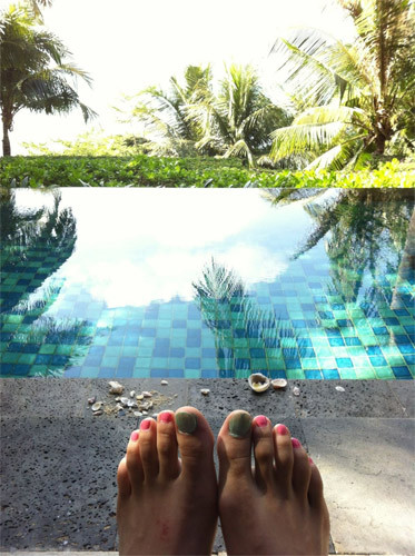 黄磊脚趾变五彩德普涂蓝甲 男星才是美甲控 新