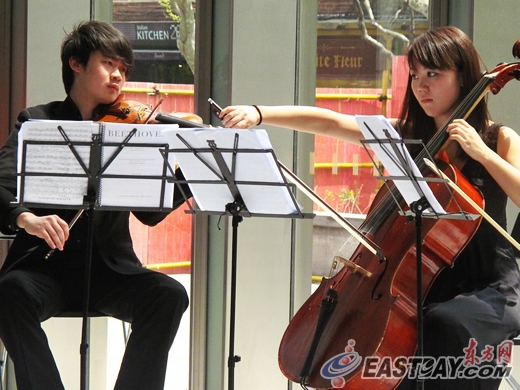 湖南街道统筹党建资源 为白领送上音乐午餐 