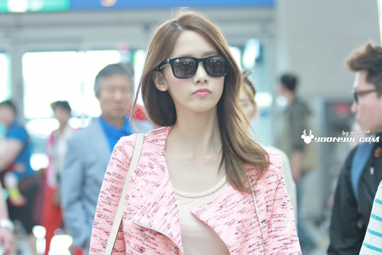 <em>少女时代</em>街拍集体<em>卖萌</em>吸睛 网友:皮肤太好了_