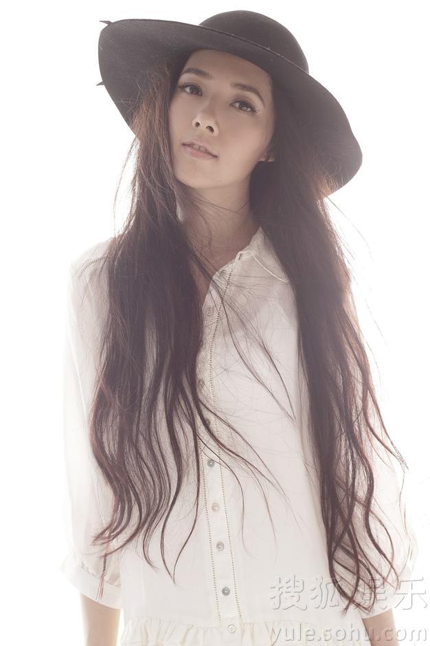 <em>妹花</em>女神郭碧婷写真清新纯美仙气足(图)_新华