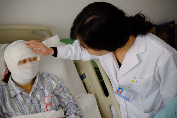 假冒玻尿酸注射到体内产生严重感染 新华网上