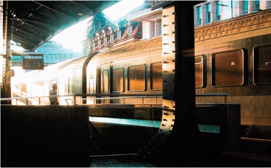 坐着火车去旅行_新华网上海频道