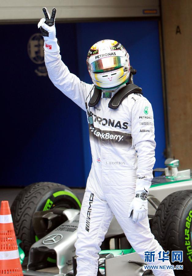 F1上海站:汉密尔顿夺得杆位