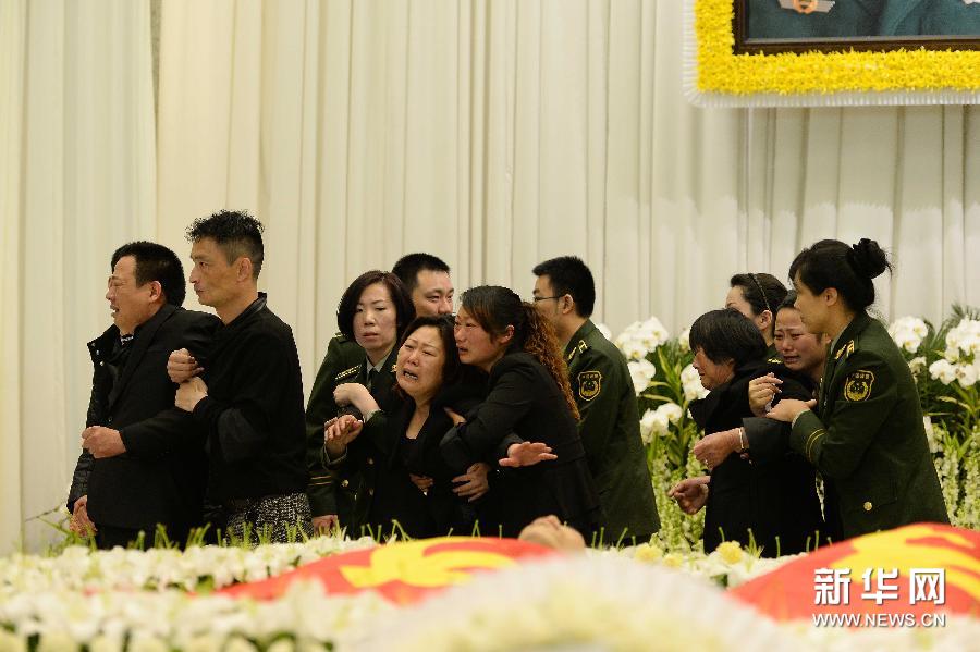 上海90后牺牲消防员追悼会举行