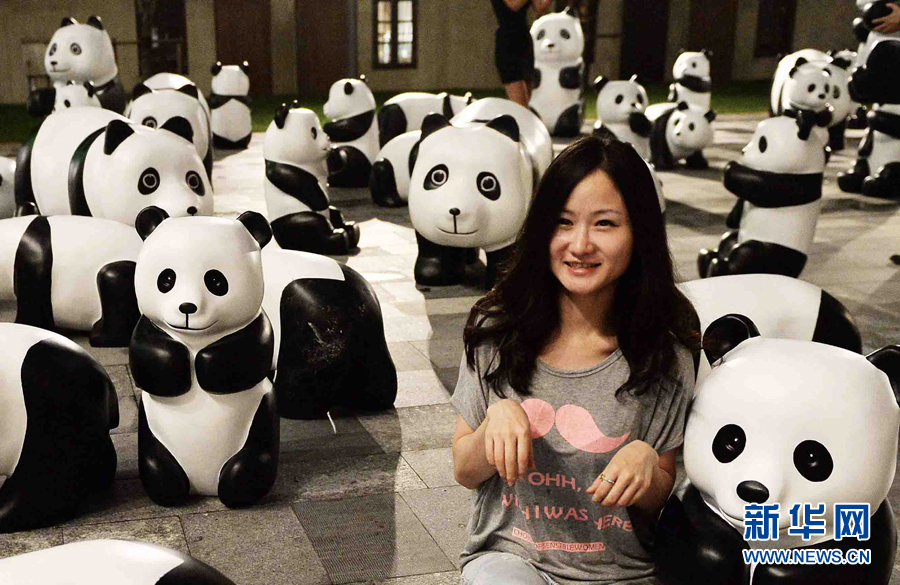 100只熊猫亮相上海街头宣扬环保