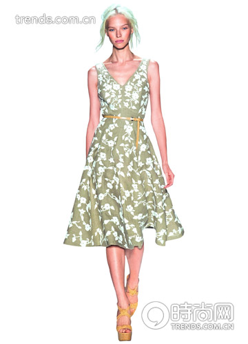 腰带打个结 一分钟变身时髦搭配_新华网上海频