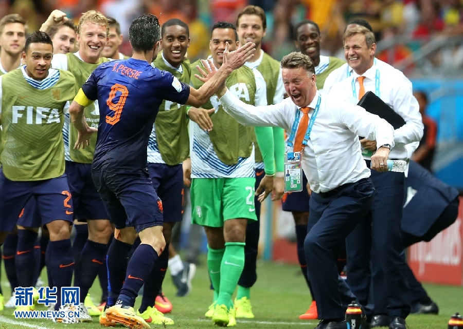 6月14日 小组赛B组:荷兰队5比1战胜西班牙队