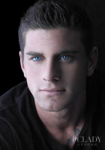 身份证太丑可重拍 自毁肌肤可没人救