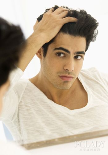 身份证太丑可重拍 自毁肌肤可没人救