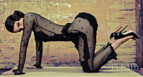 <em>马甲线</em>翘臀完败V脸 <em>减肥</em>进入 健康美 时代 新华