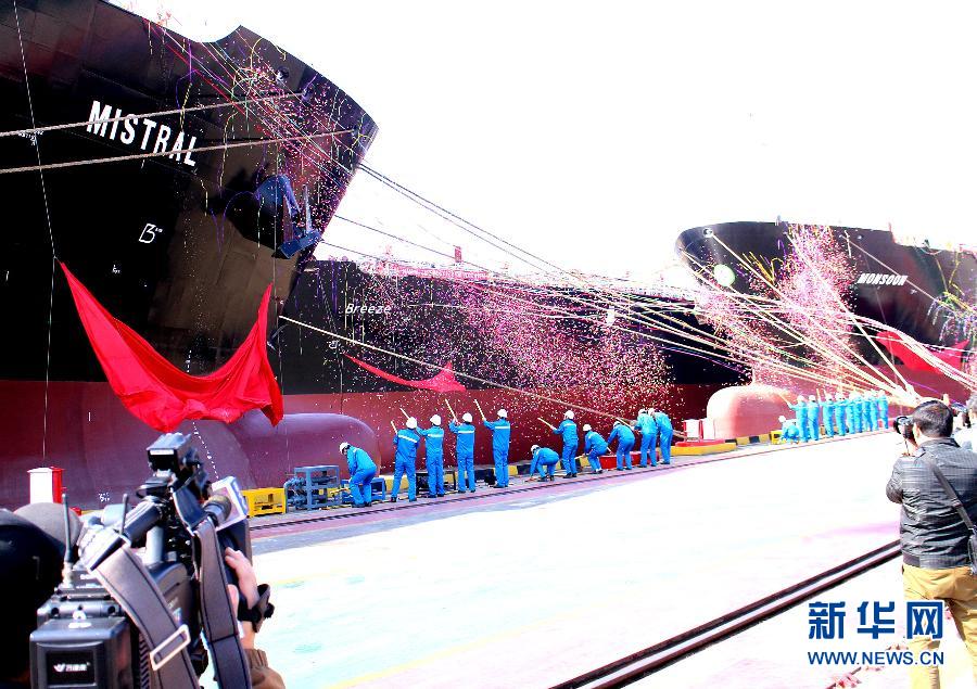 我国首艘超大型全冷式液化石油气运输船在上海