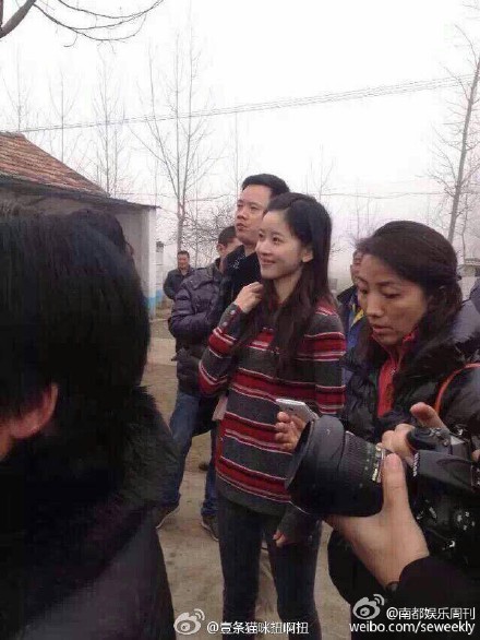 刘强东带奶茶MM回江苏宿迁老家过年(组图)