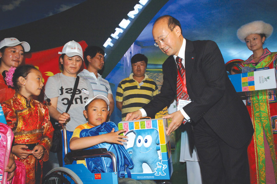 大众交通(集团)勇于承担社会责任