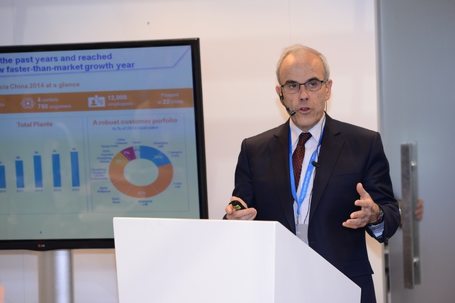 佛吉亚携驾驭幸福理念亮相2015上海国际汽车