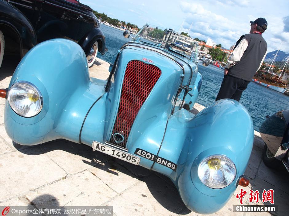 克罗地亚举行老爷车会 各式古董车亮相