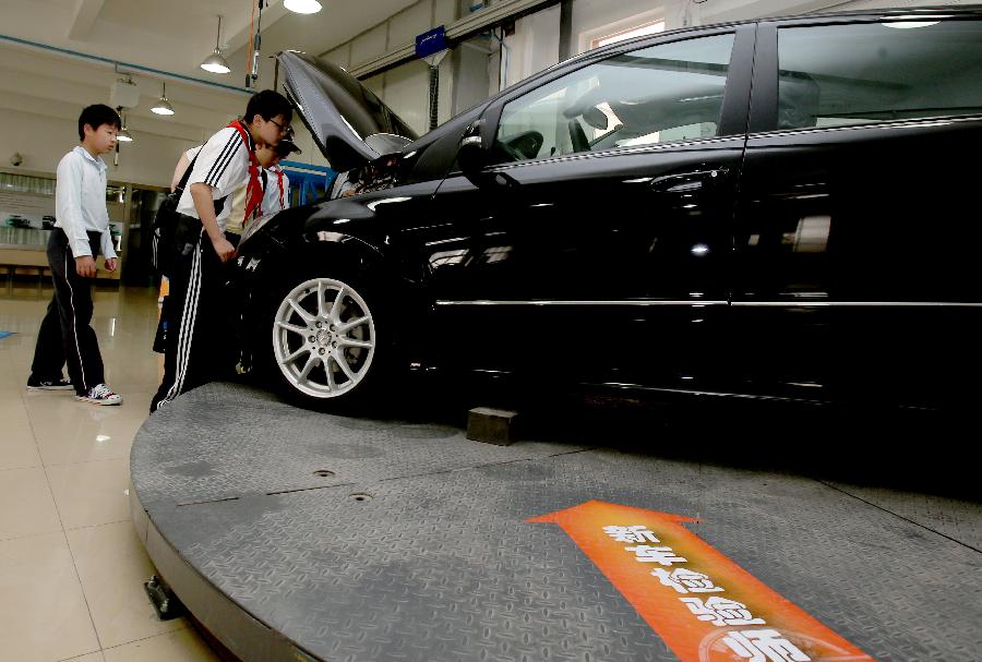 上海举办首个高职院校职业体验日活动