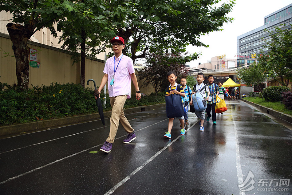 2015年上海市小学生爱心暑托班正式开班