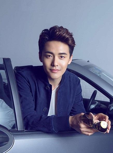 男神<em>发型</em>:杨洋鹿晗卷发中分<em>莫西干</em>_新华网上海