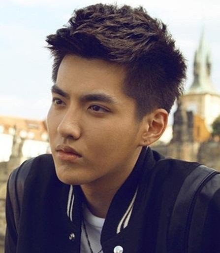 男神<em>发型</em>:杨洋鹿晗卷发中分莫西干_新华网上海