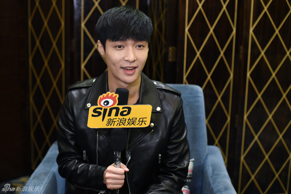 张艺兴采访中自曝曾经是小肥羊 吃汉堡吃到吐