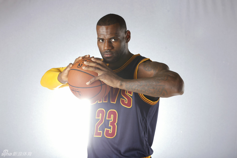 骑士队新赛季定妆照