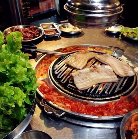 盘点上海十条特色美食街 吃遍才是真吃货