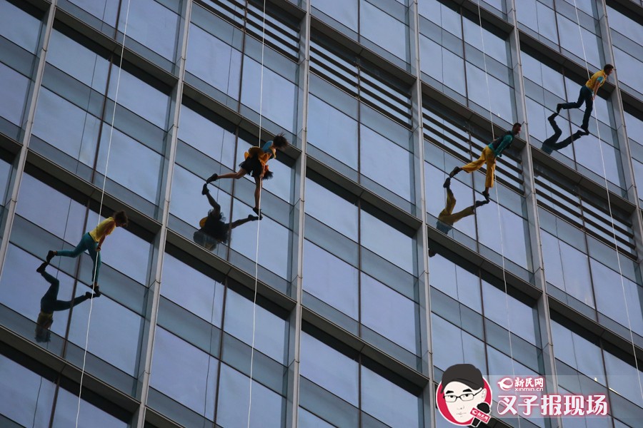 看完这场秀 治好了颈椎病