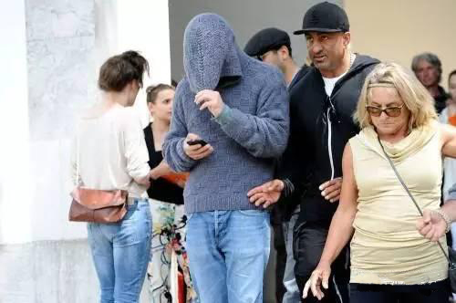 魔性小李子在用生命演绎如何躲狗仔