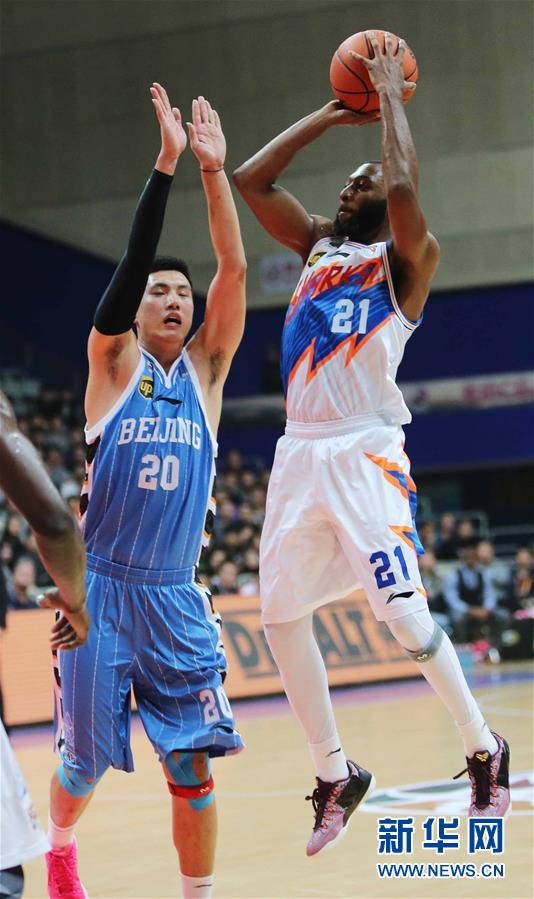 cba篮球常规赛:上海大鲨鱼胜北京首钢