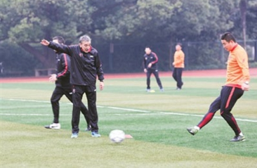 申城今年预计将培训近千名校园足球教练