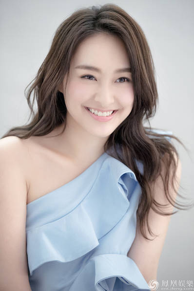 宅男女神陈滢:撞脸郑爽 如今恋上赌王儿子何猷亨