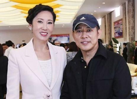 62岁中国首富王健林的妻子林宁近照