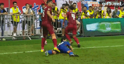 上海德比判罚出炉:蔡慧康停赛加罚款 孙祥未被处罚