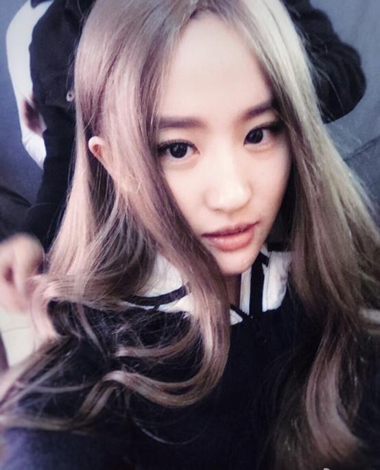 宋佳换了脏发色 明星染过的颜色