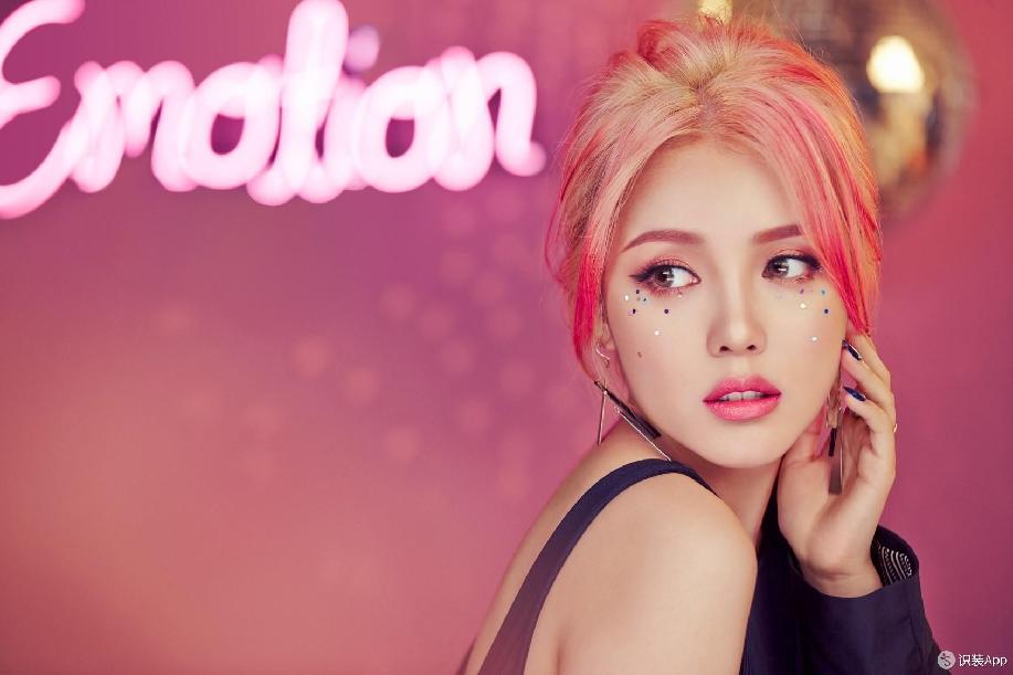 来一款鞠婧祎同款浅金发色去撩汉