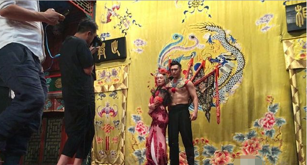 戏曲婚纱照_戏曲卡通人物图片(3)